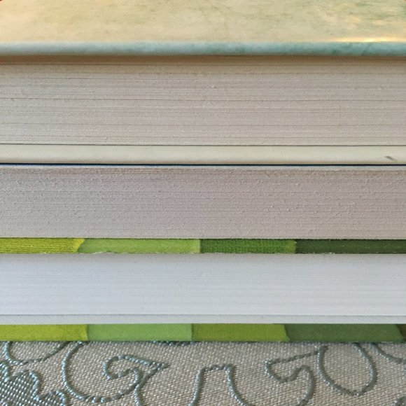 'The Life-Changing Magic of Tidying Up' Hardcover By Marie Kondo - Picture 6 of 9